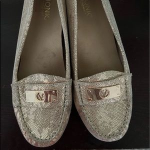 Vionic Sydney Driving Loafers Leather in Gold Snake Print Metallic Size 10